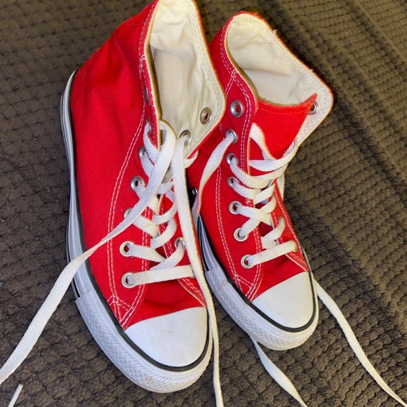 Red Chuck Taylor High Top Converse Unisex classics - Picture 2 of 6